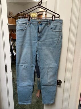 Universal Thread Light Blue Skinny Jeans